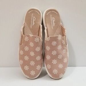 Look New. Clarks Women's Floral Mules - Beige